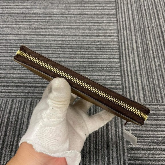 Louis Vuitton Zippy Giant Reverse Monogram Canvas Wallet - Picture 8 of 9